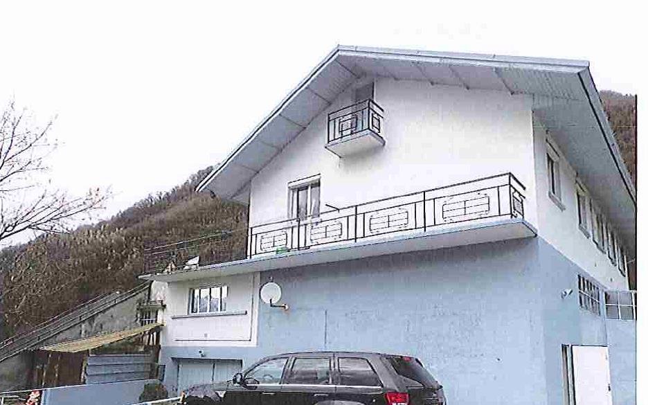 A vendre LOCAL COMMERCIAL + TROIS GARAGES + DEUX PIECES DEBARRAS + TROIS APPARTEMENTS - ALBERTVILLE - 6 Juillet 2018